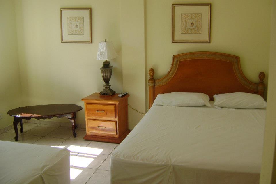 Caribbean Hotel Cayes Ле-Ке Экстерьер фото